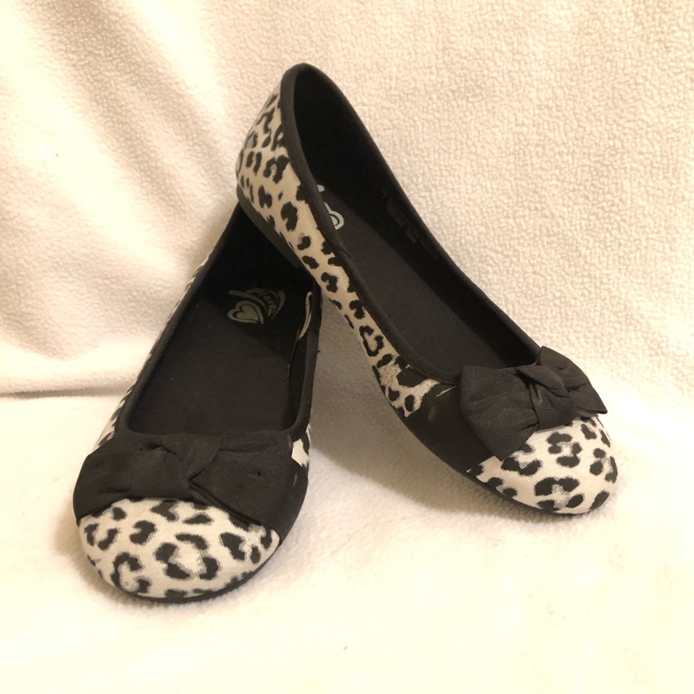 Children’s Place leopard flats Size 3
